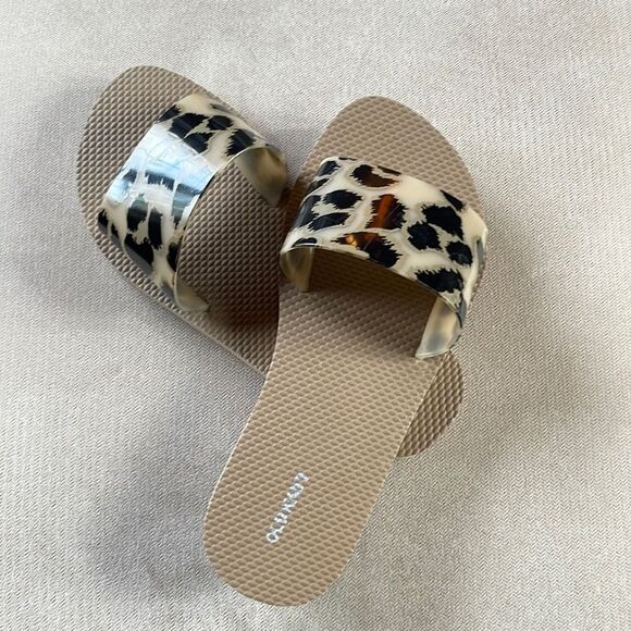 Old Navy Animal Print slip ons - Picture 1 of 9